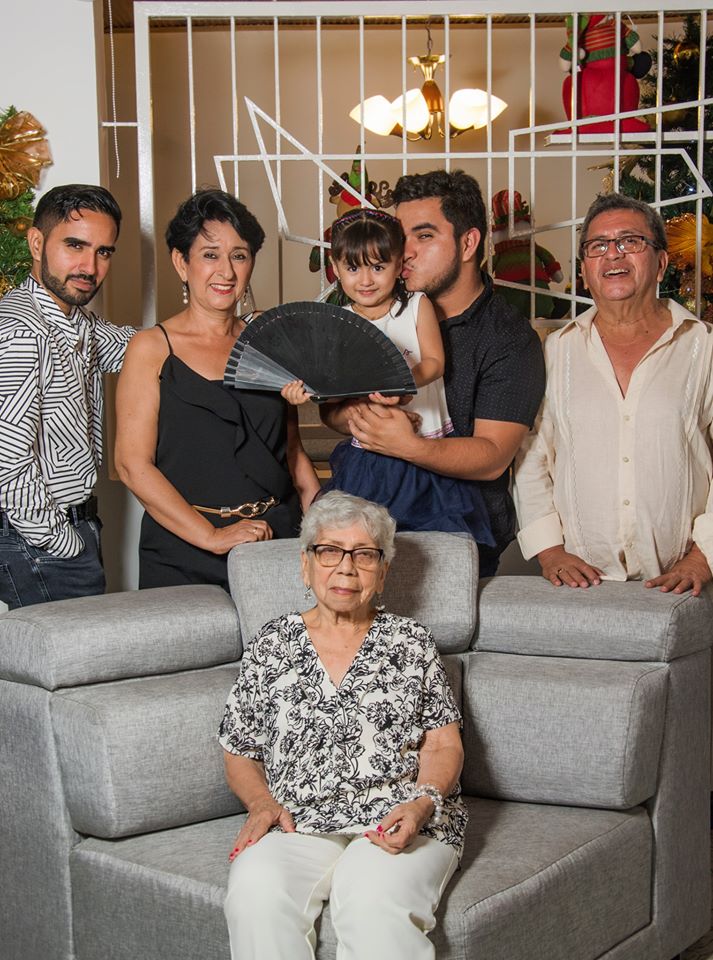 William Andrés Sánchez Medina, Esperanza Medina Osorio,  Mara Naila Sánchez Córdoba, David Felipe Sánchez Medina, José William Sánchez Medina, María de Jesús Rodríguez de Sánchez.